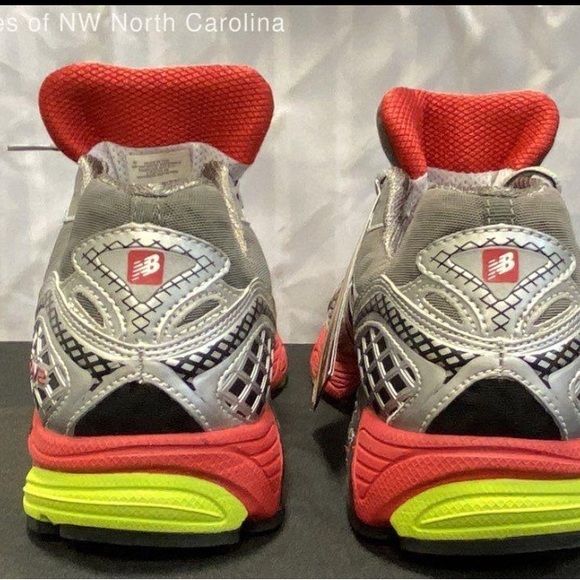 New Balance Men's Gray and Red Athletic Shoes - Picture 5 of 6